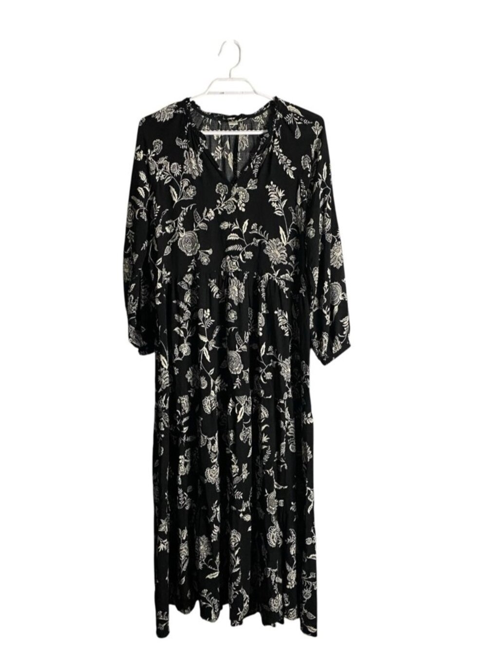 old navy black and white floral dress Women's V-Neck Tiered Maxi Size:38DDD Women's Knit Mini A-Line and xl (18)machine wash country-Spain